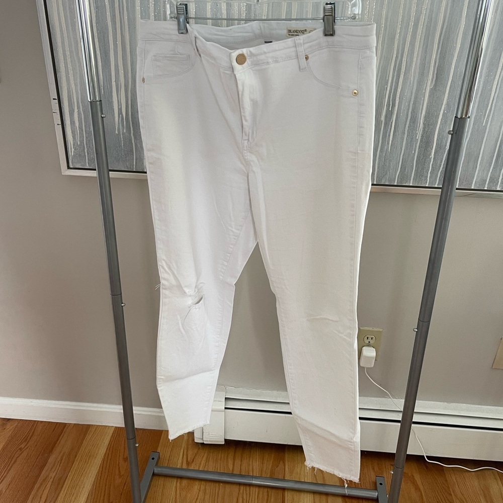 BLANKNYC White Ripped Jeans size 18
